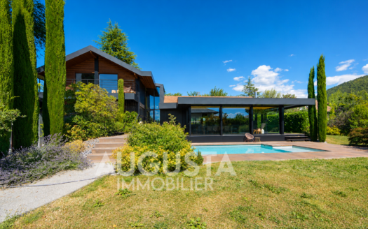 Villa moderne avec piscine à Annecy-le-Vieux